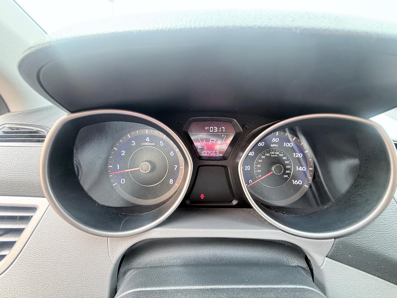 Hyundai Elantra SE 6AT 2015