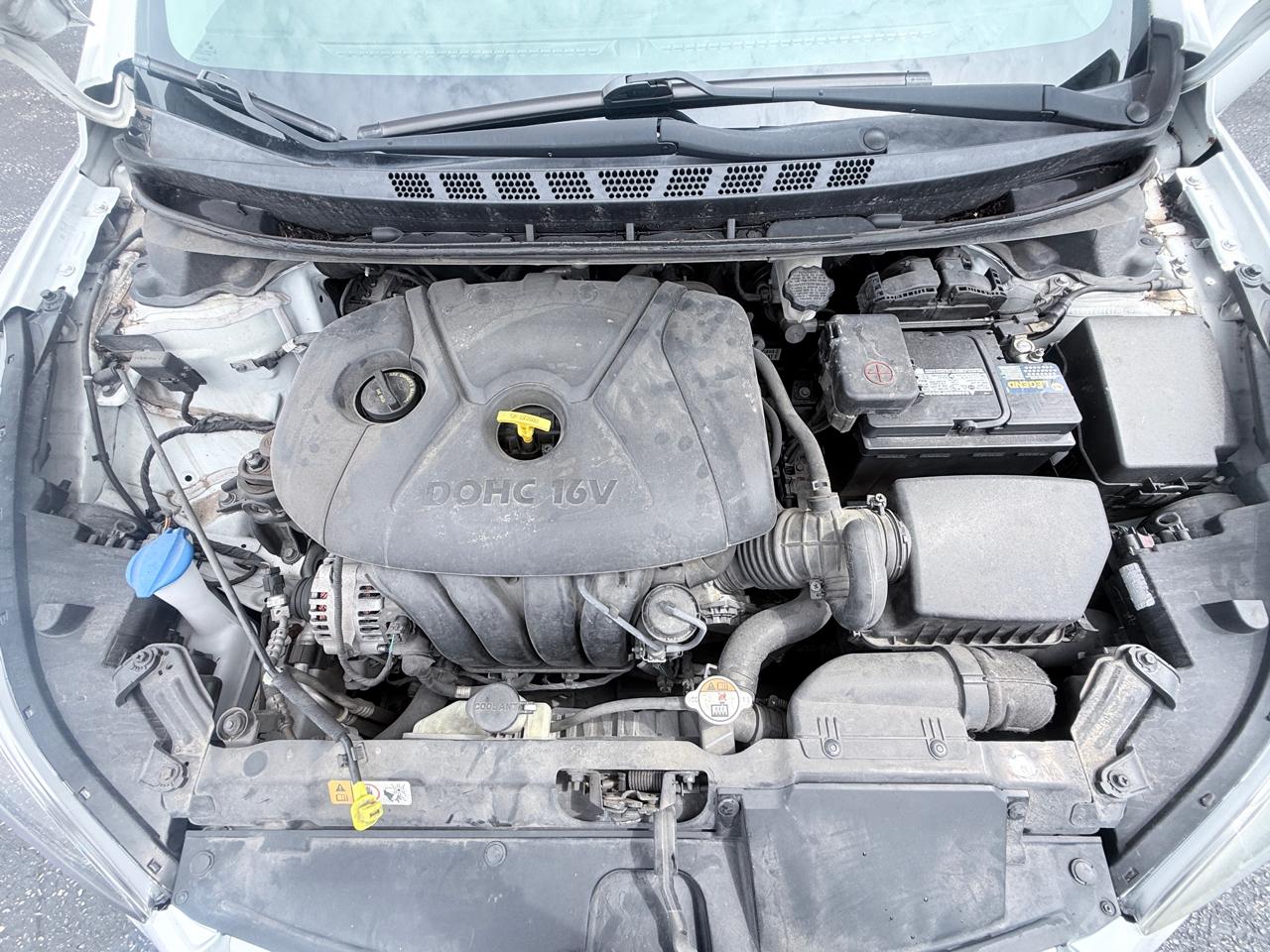 Hyundai Elantra SE 6AT 2015