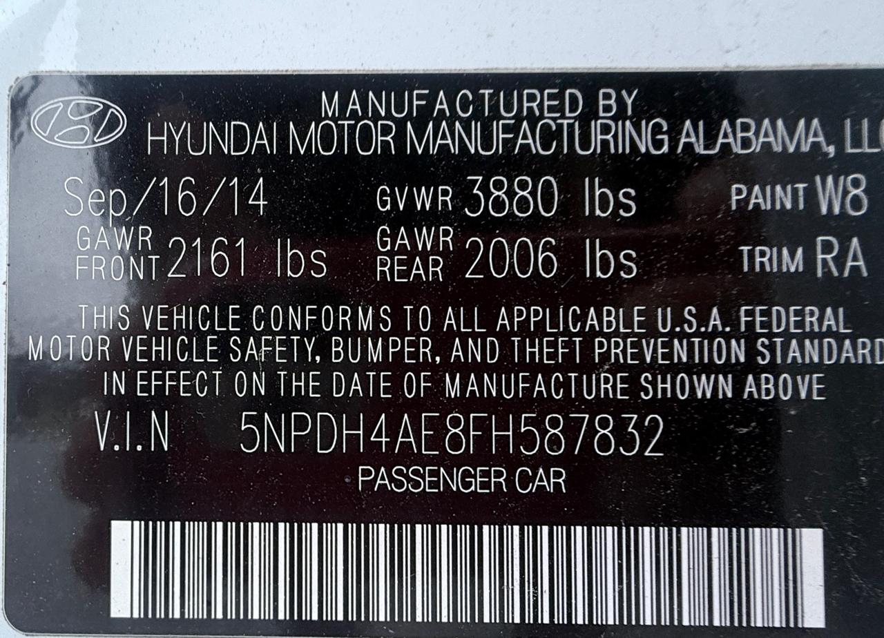 Hyundai Elantra SE 6AT 2015