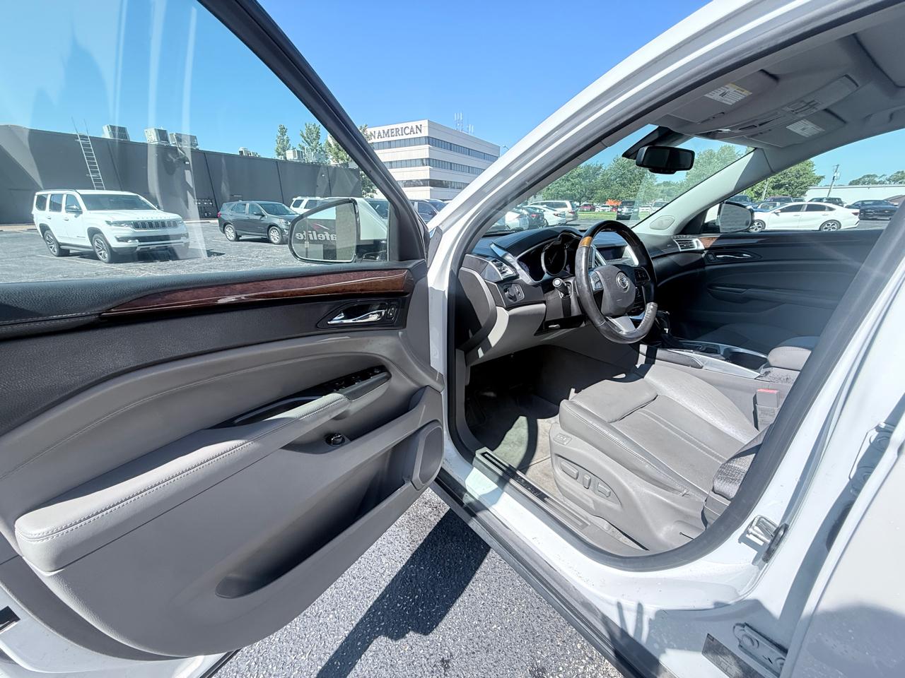 Cadillac SRX Luxury 2012