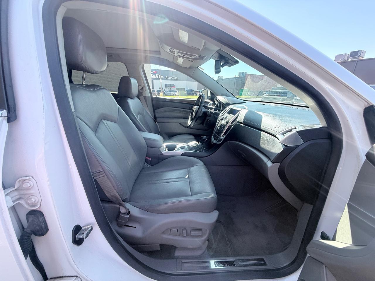 Cadillac SRX Luxury 2012