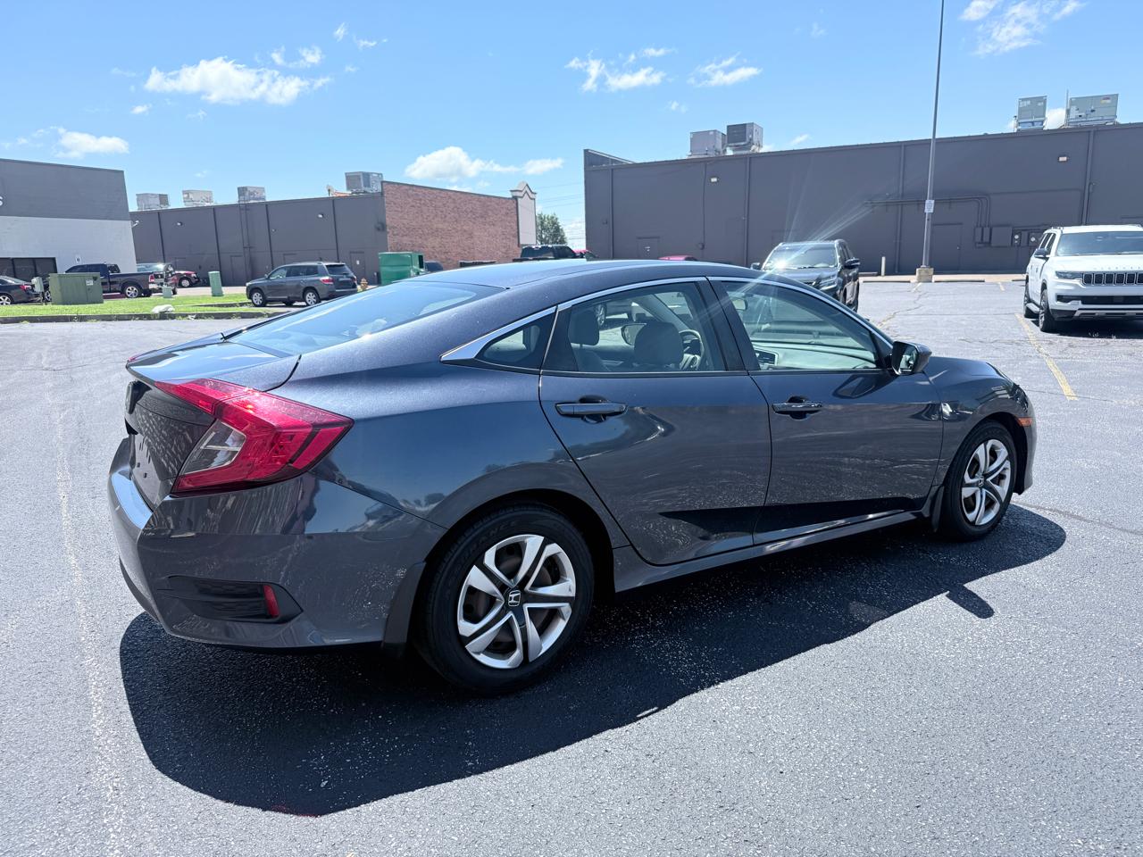 Honda Civic LX Sedan CVT 2017