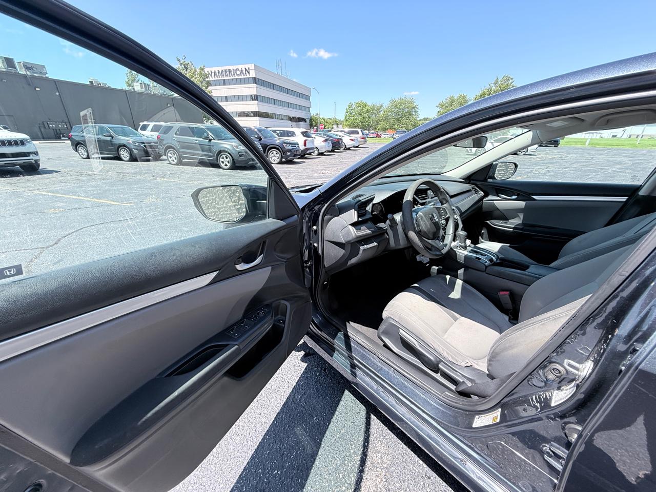 Honda Civic LX Sedan CVT 2017