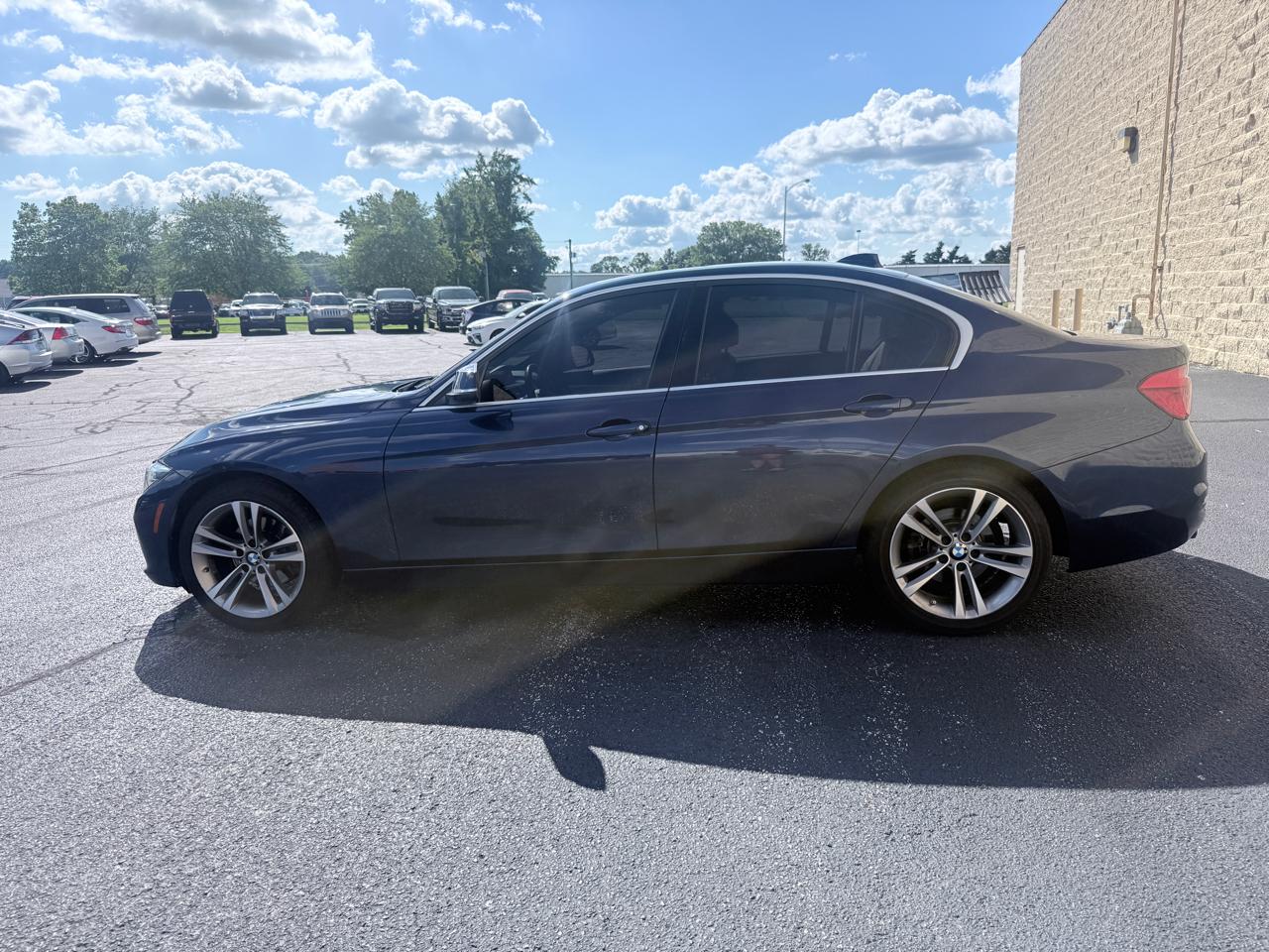 BMW 3-Series 330i SULEV Sedan 2017