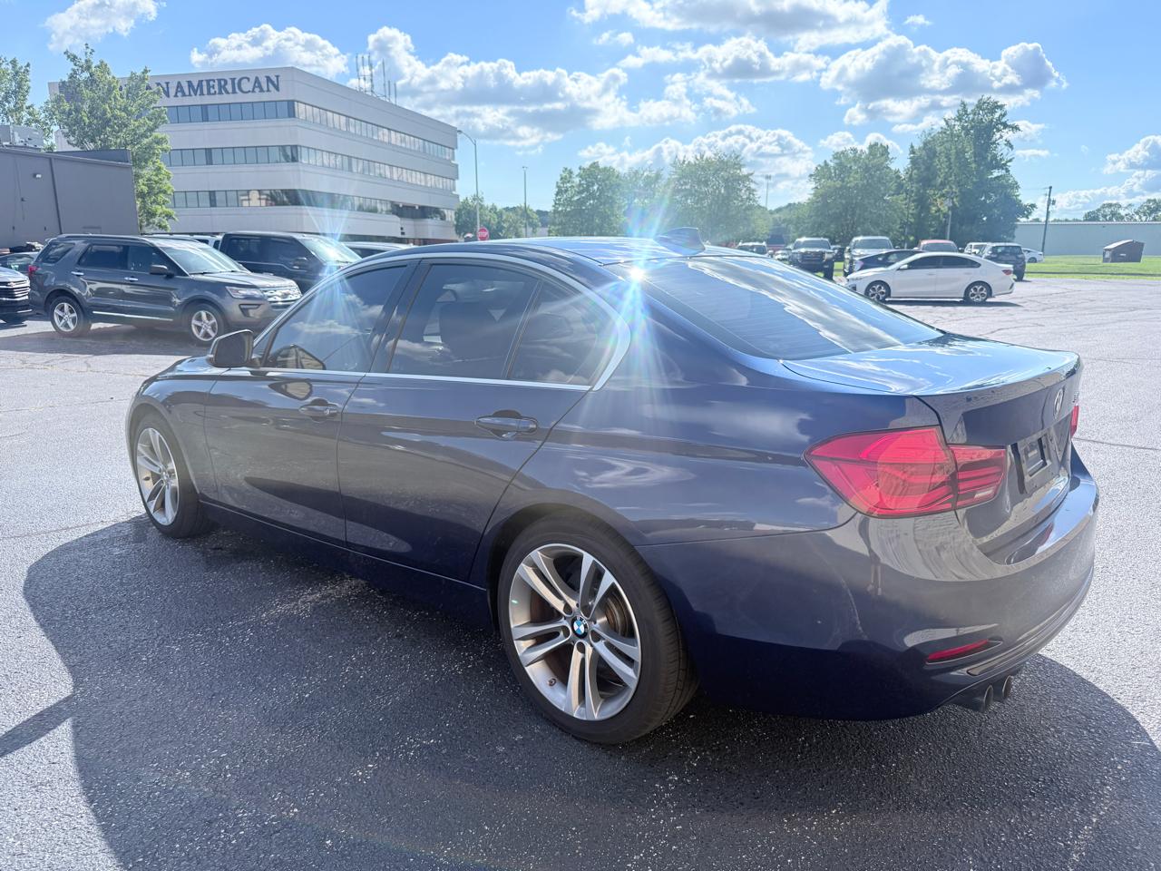 BMW 3-Series 330i SULEV Sedan 2017