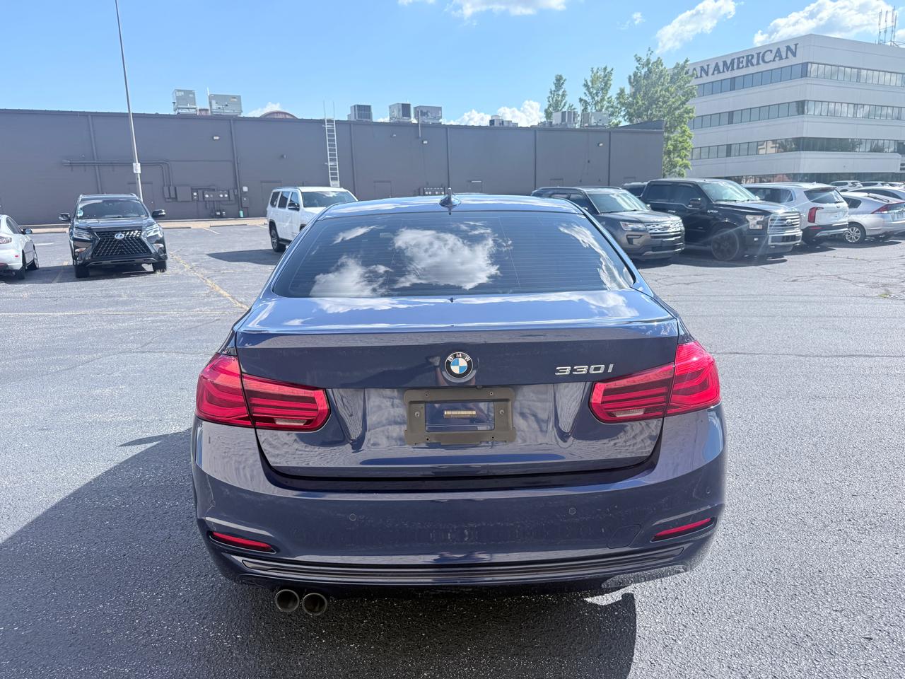 BMW 3-Series 330i SULEV Sedan 2017