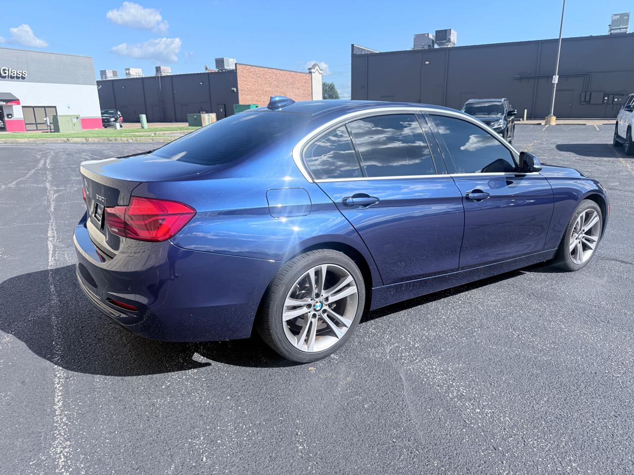 BMW 3-Series 330i SULEV Sedan 2017