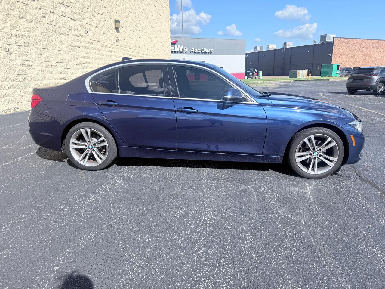 BMW 3-Series 330i SULEV Sedan 2017