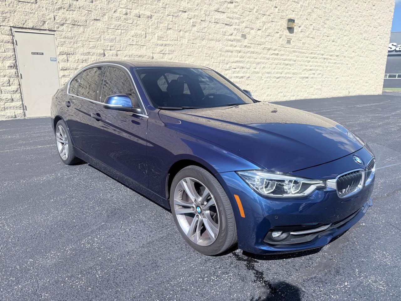 BMW 3-Series 330i SULEV Sedan 2017
