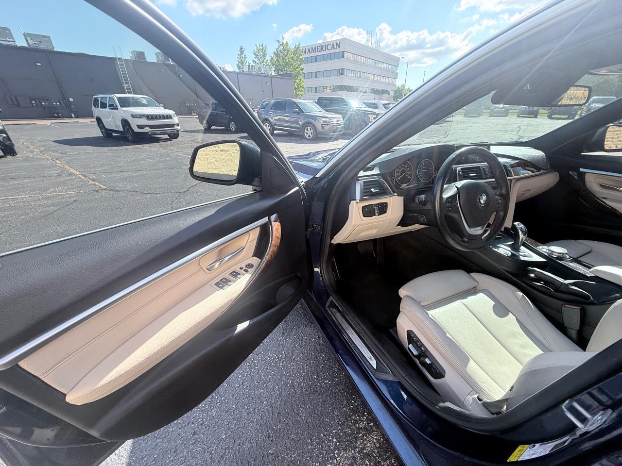 BMW 3-Series 330i SULEV Sedan 2017
