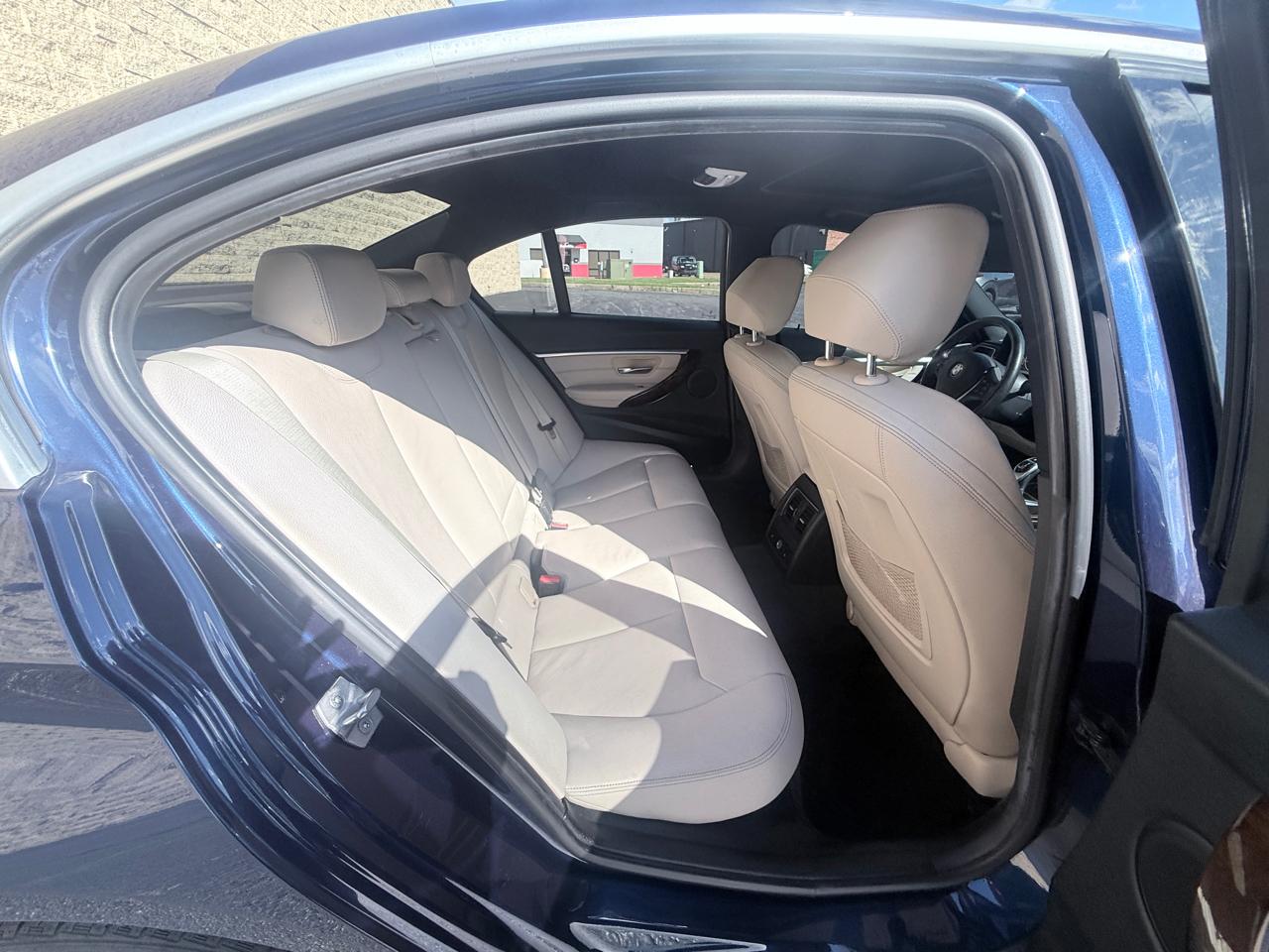 BMW 3-Series 330i SULEV Sedan 2017