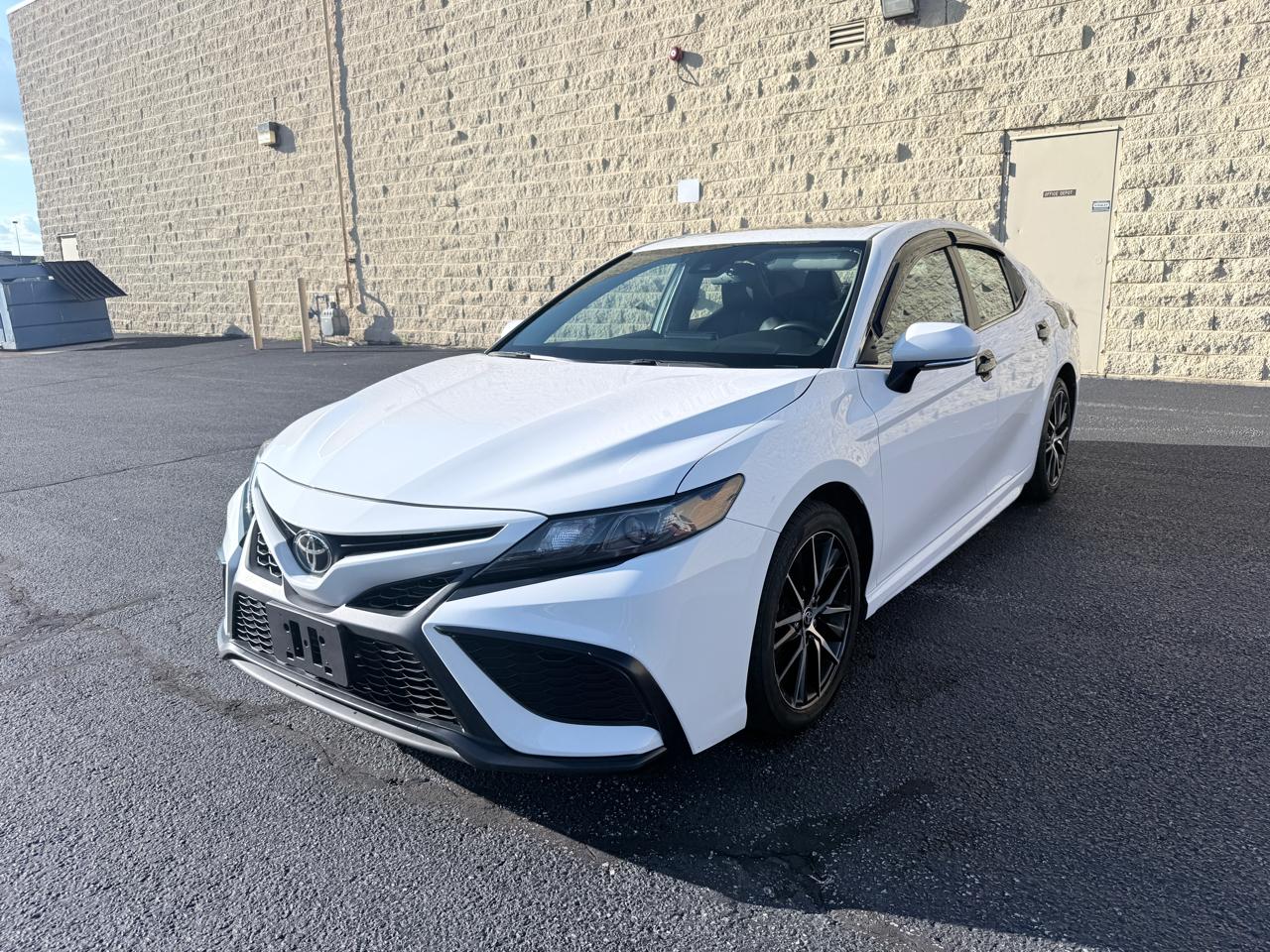 Toyota Camry SE 2024
