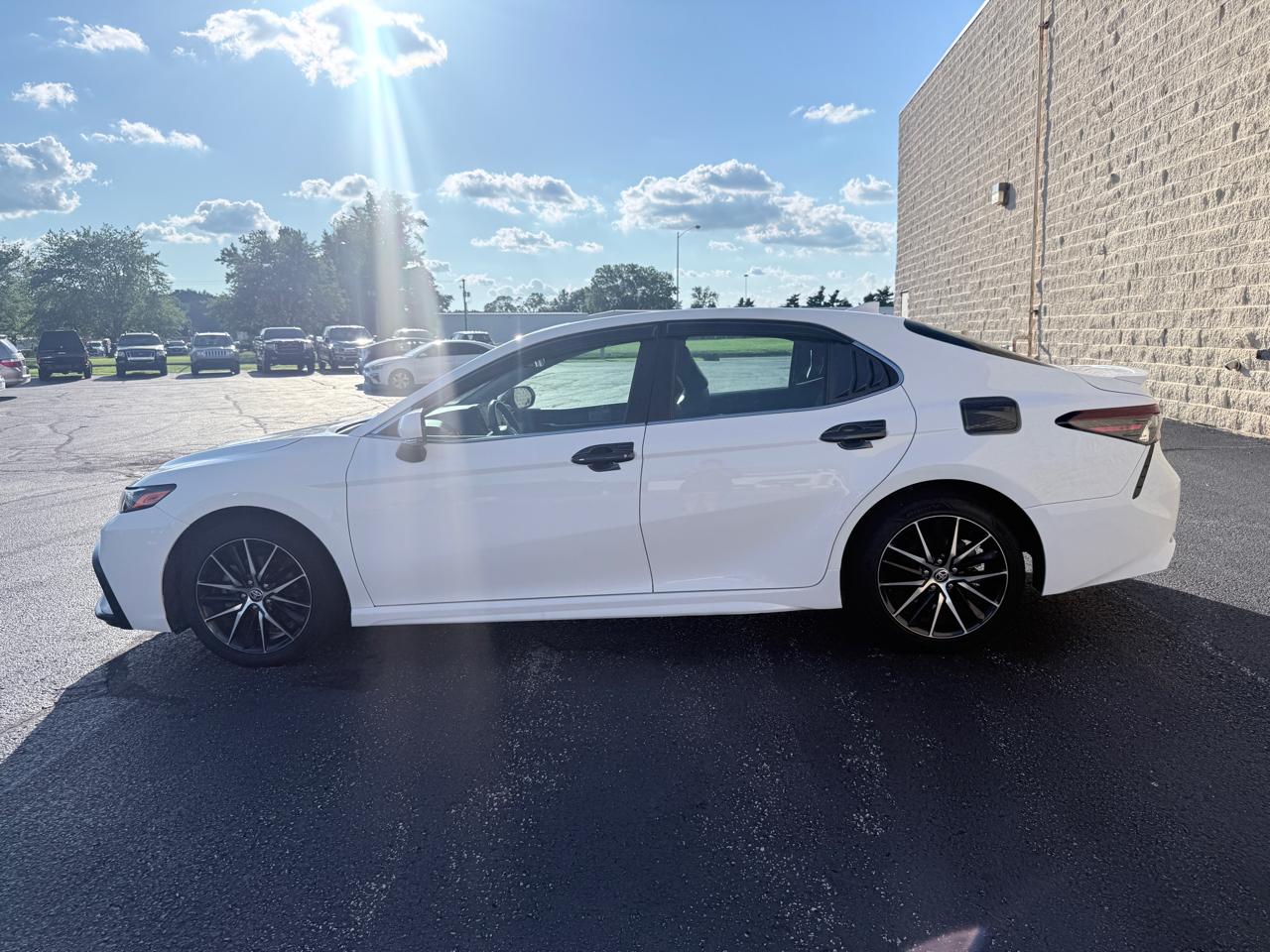 Toyota Camry SE 2024