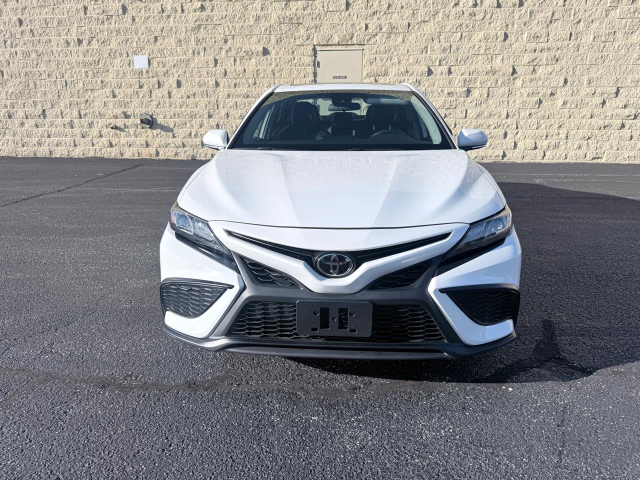 Toyota Camry SE 2024