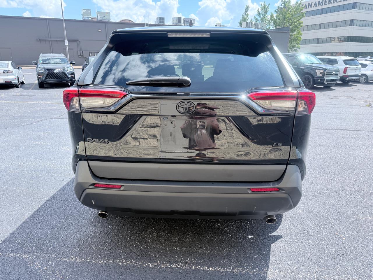 Toyota RAV4 LE AWD 2022