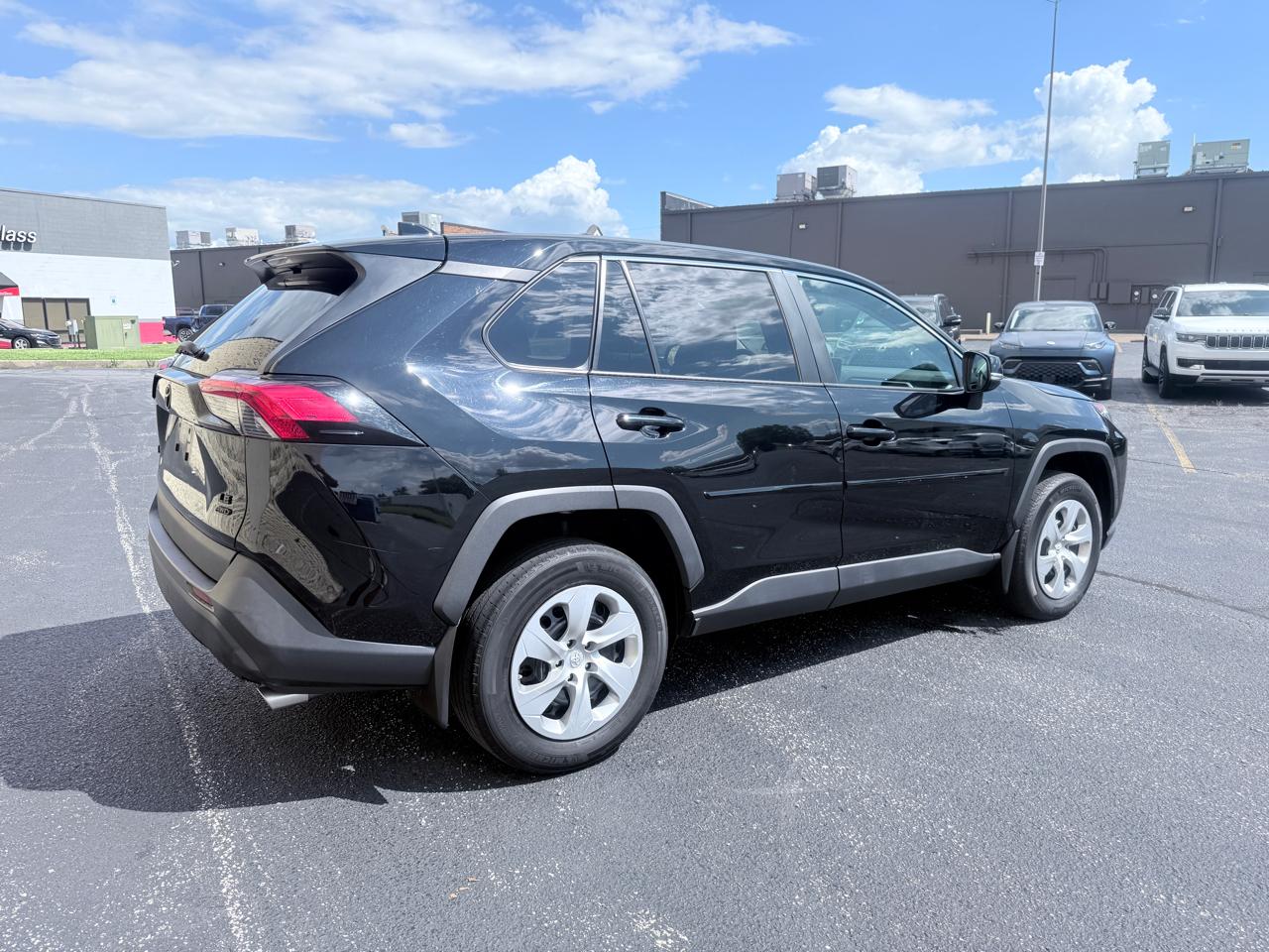 Toyota RAV4 LE AWD 2022