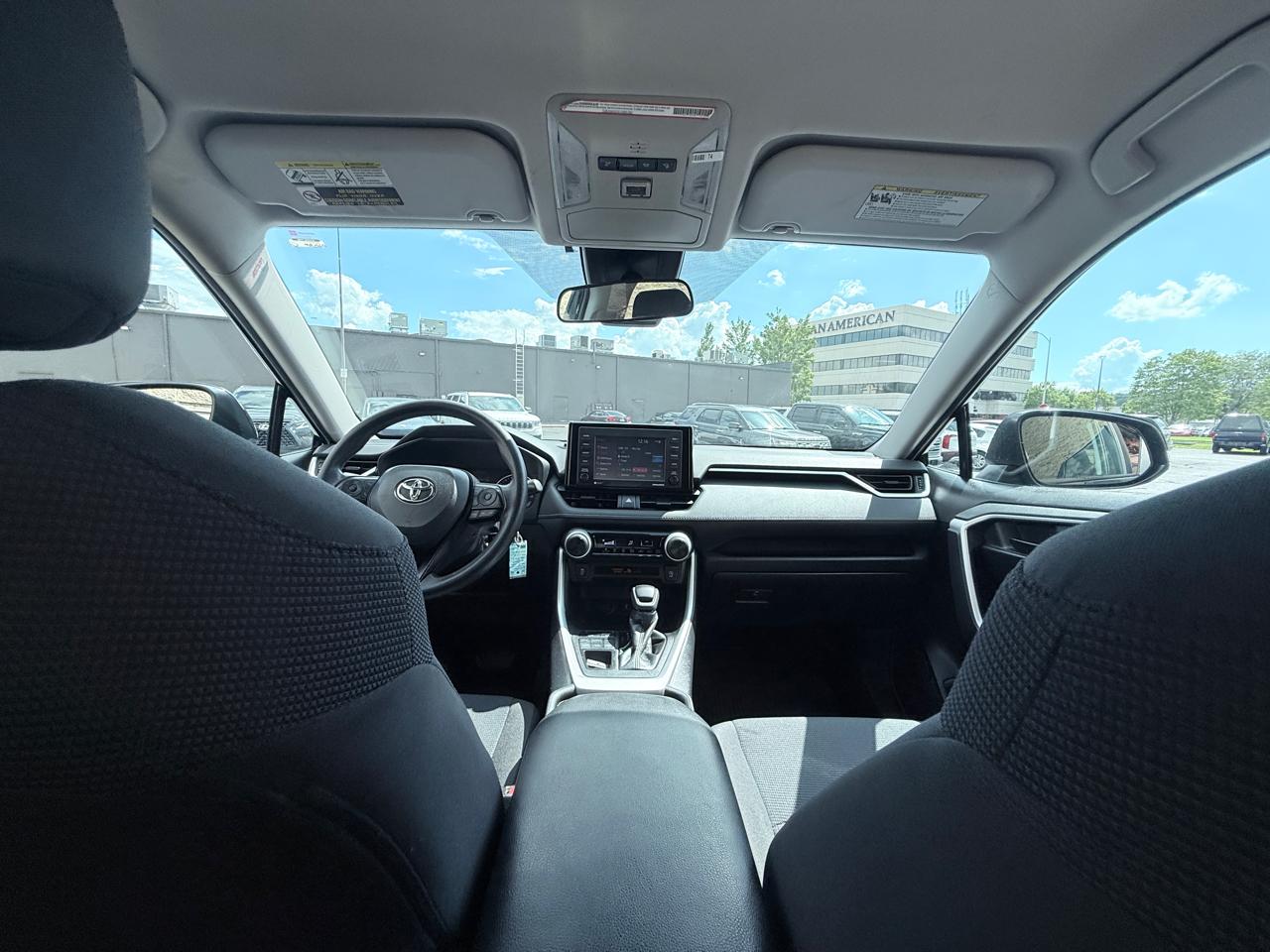 Toyota RAV4 LE AWD 2022