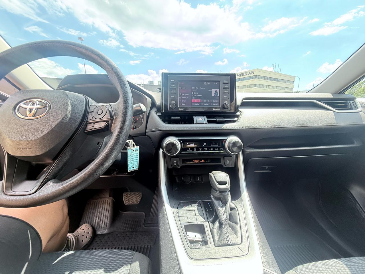 Toyota RAV4 LE AWD 2022