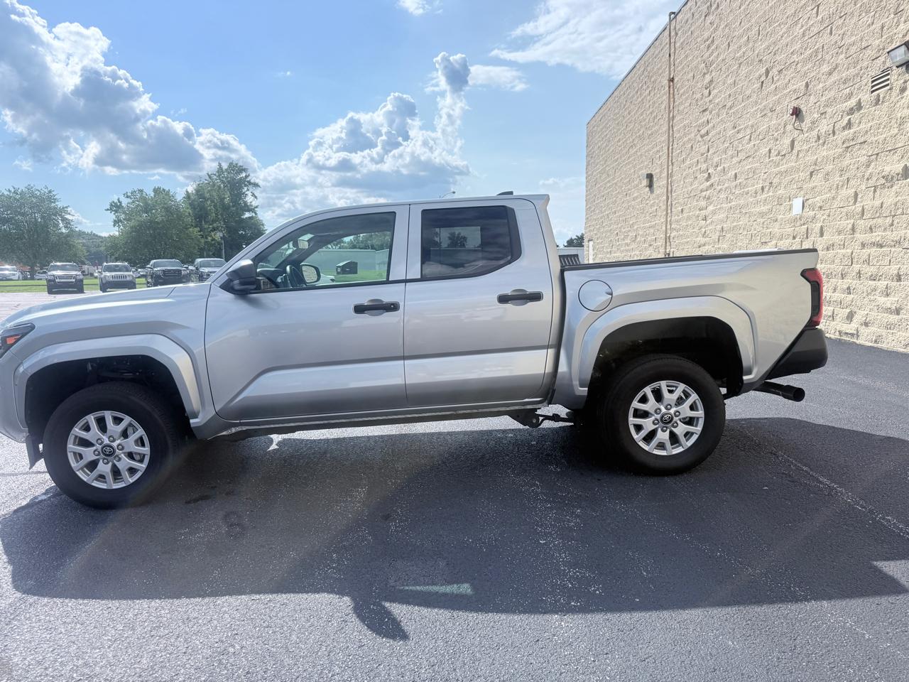 Toyota Tacoma SR Double Cab 4WD 2025