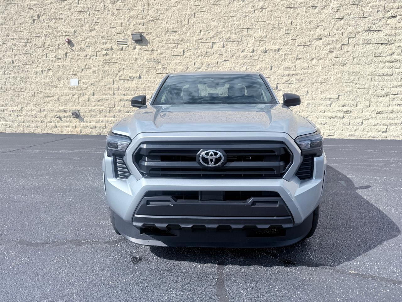 Toyota Tacoma SR Double Cab 4WD 2025