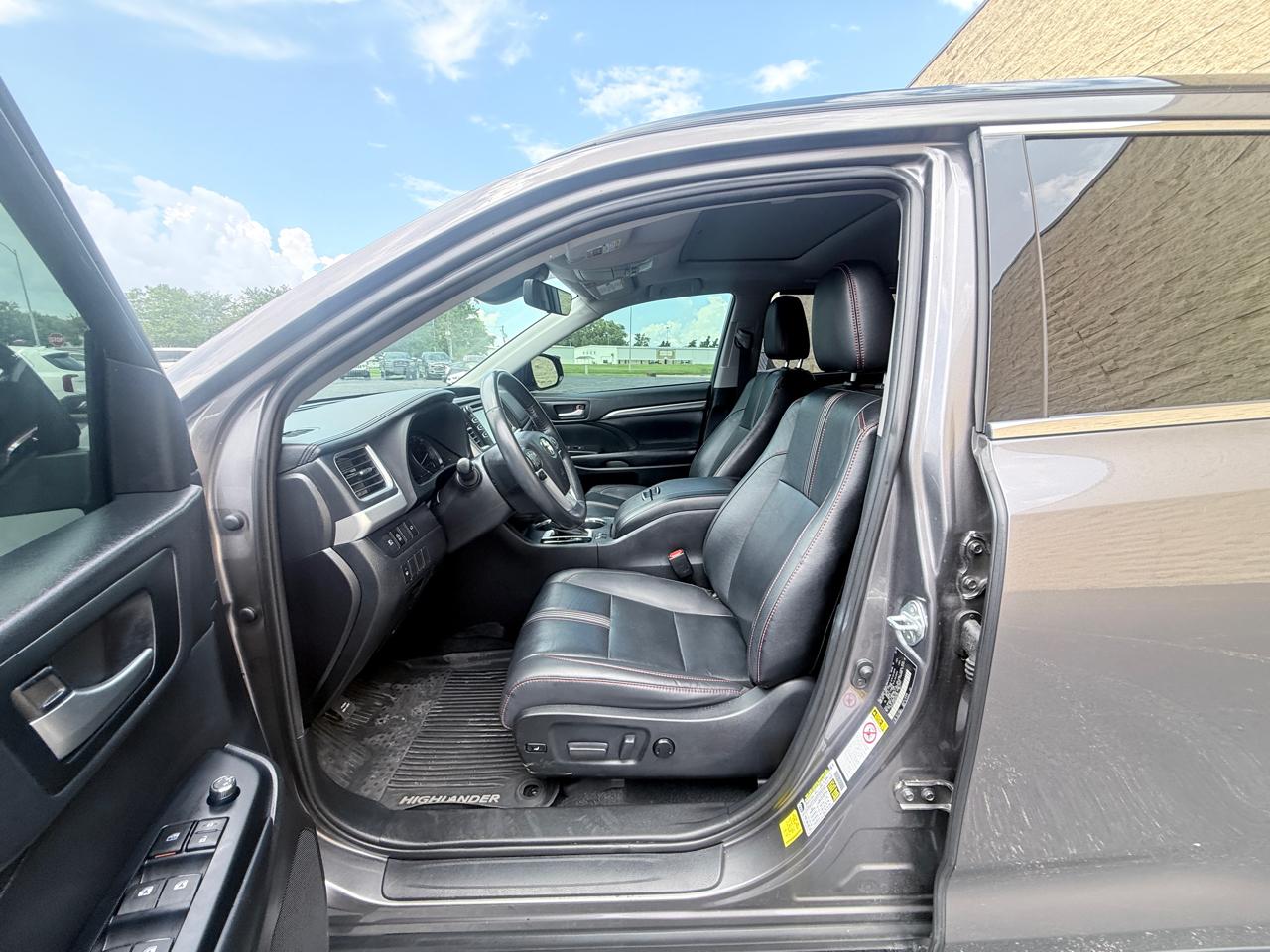 Toyota Highlander XLE AWD V6 2019