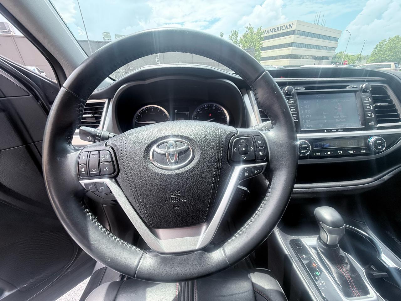 Toyota Highlander XLE AWD V6 2019