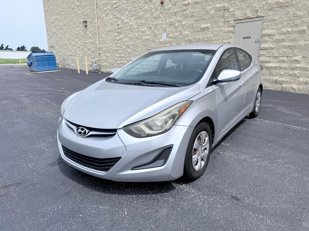 Hyundai Elantra SE 6AT 2016