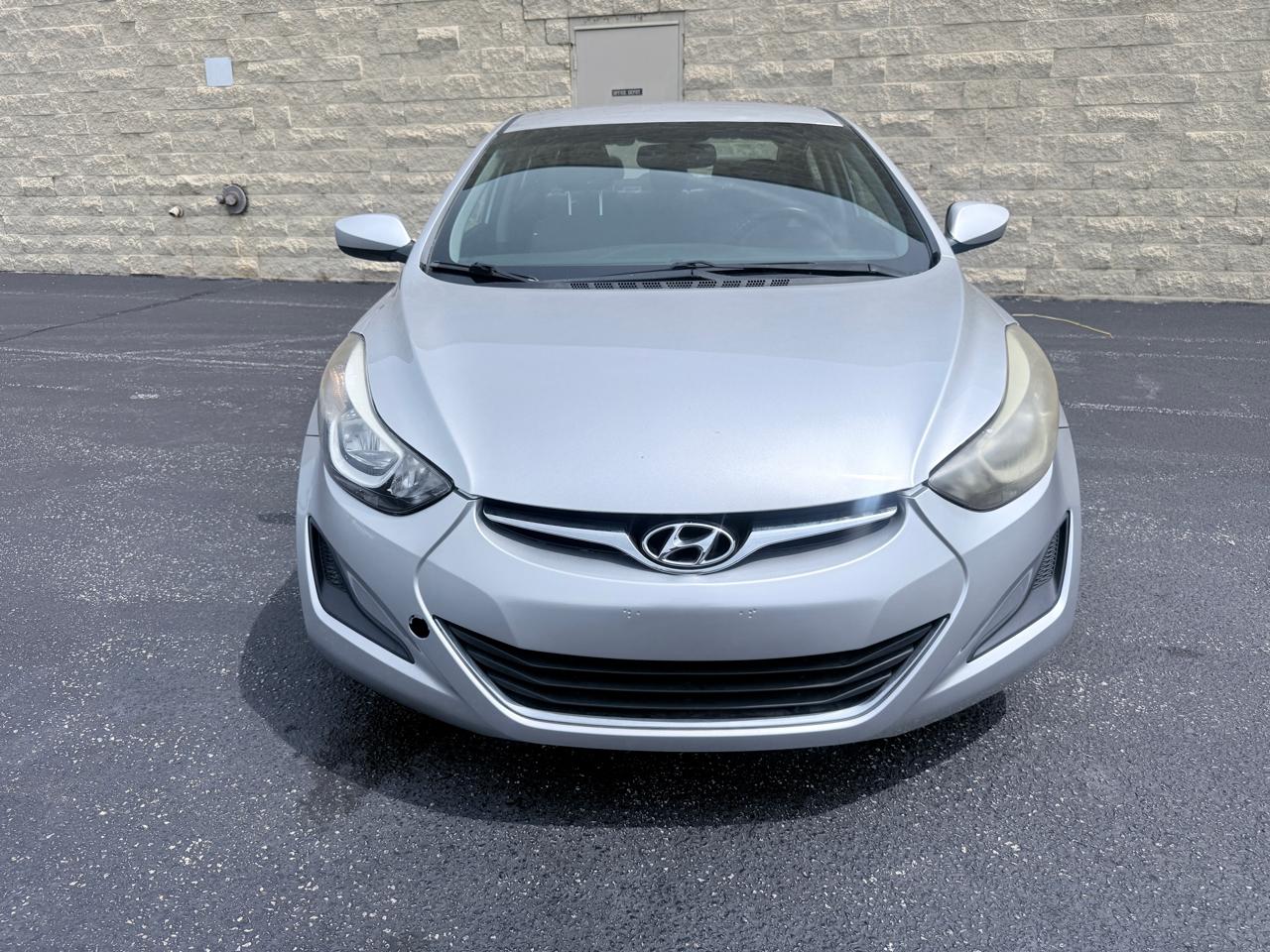 Hyundai Elantra SE 6AT 2016