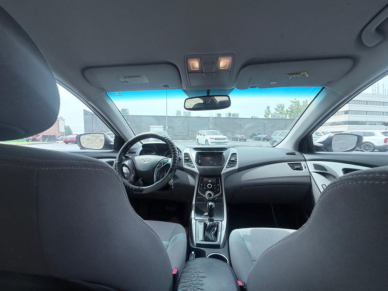 Hyundai Elantra SE 6AT 2016