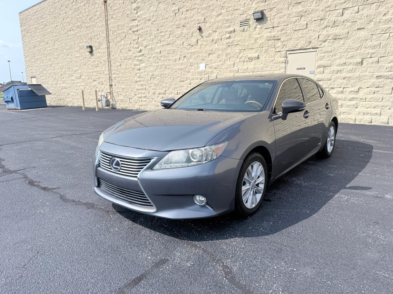 Lexus ES 300h Sedan 2013