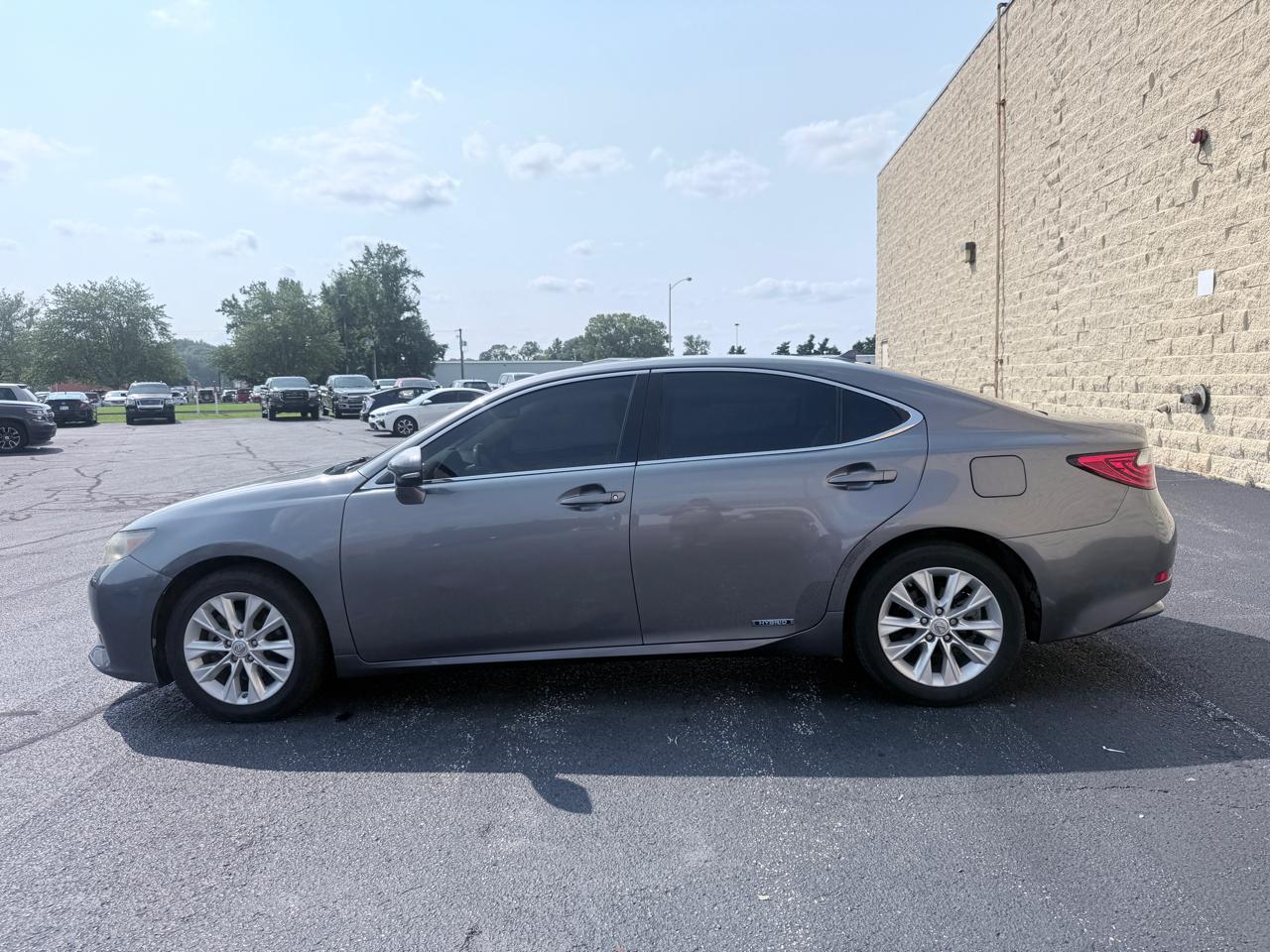 Lexus ES 300h Sedan 2013