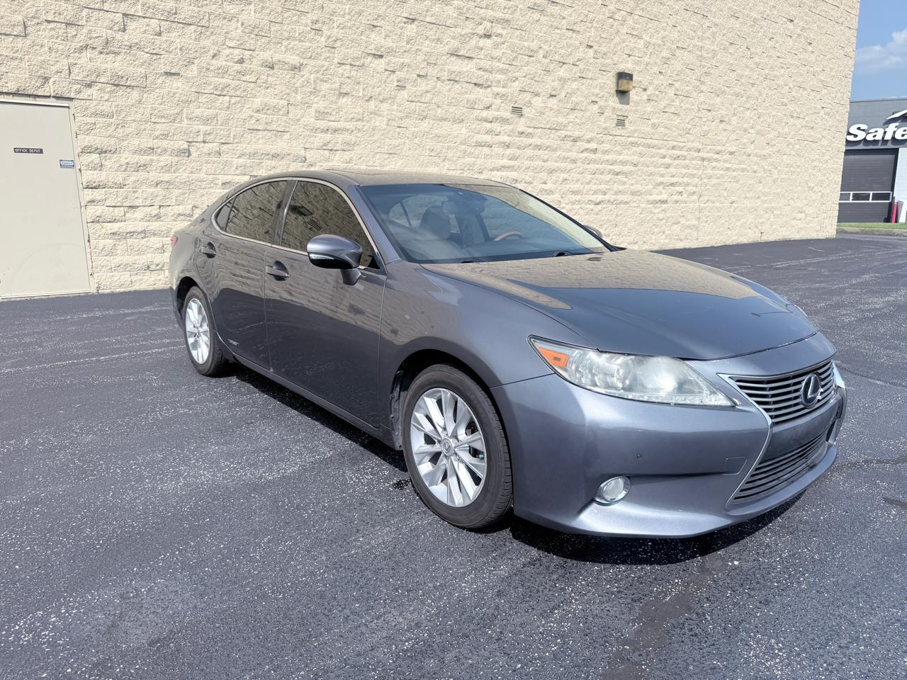 Lexus ES 300h Sedan 2013