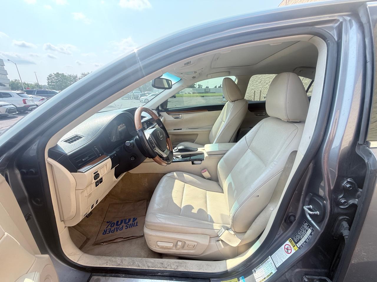 Lexus ES 300h Sedan 2013