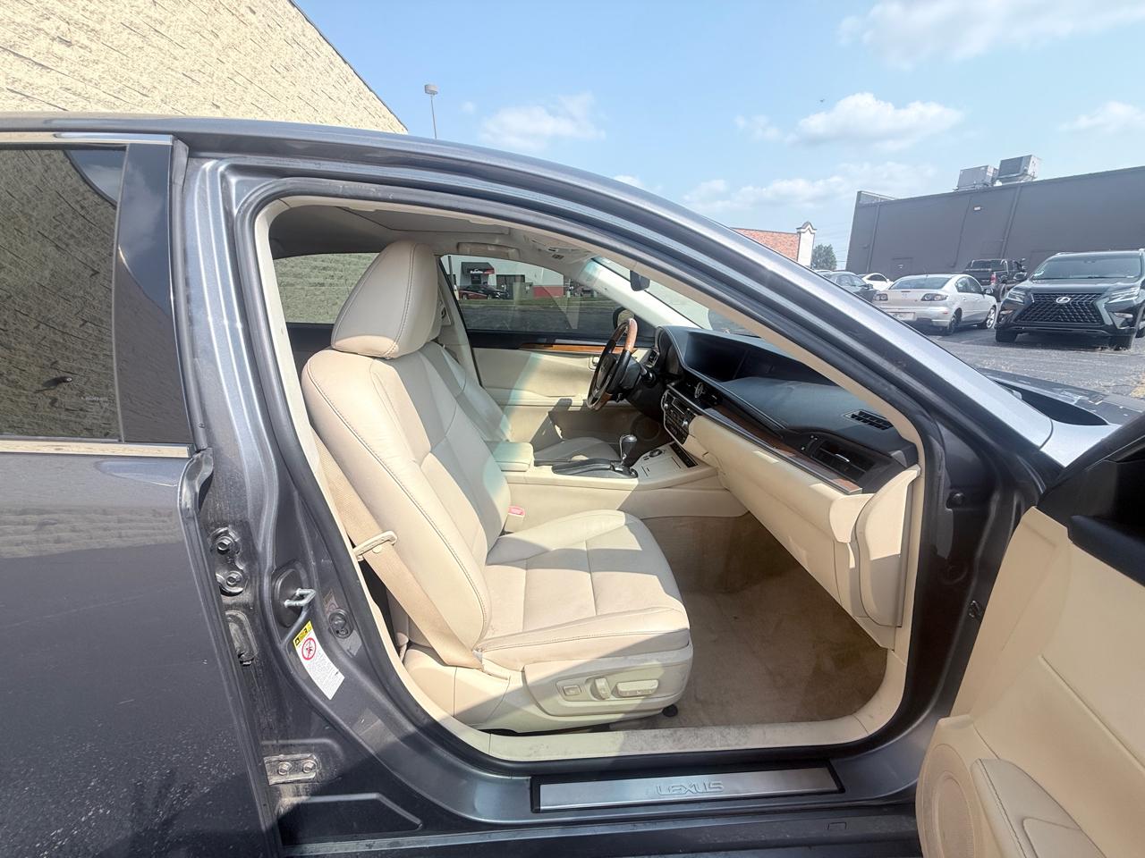 Lexus ES 300h Sedan 2013