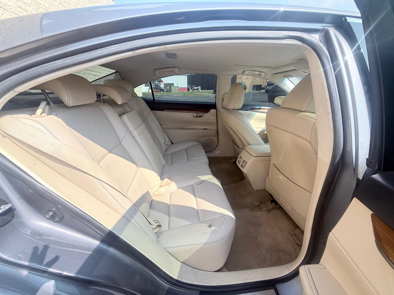 Lexus ES 300h Sedan 2013