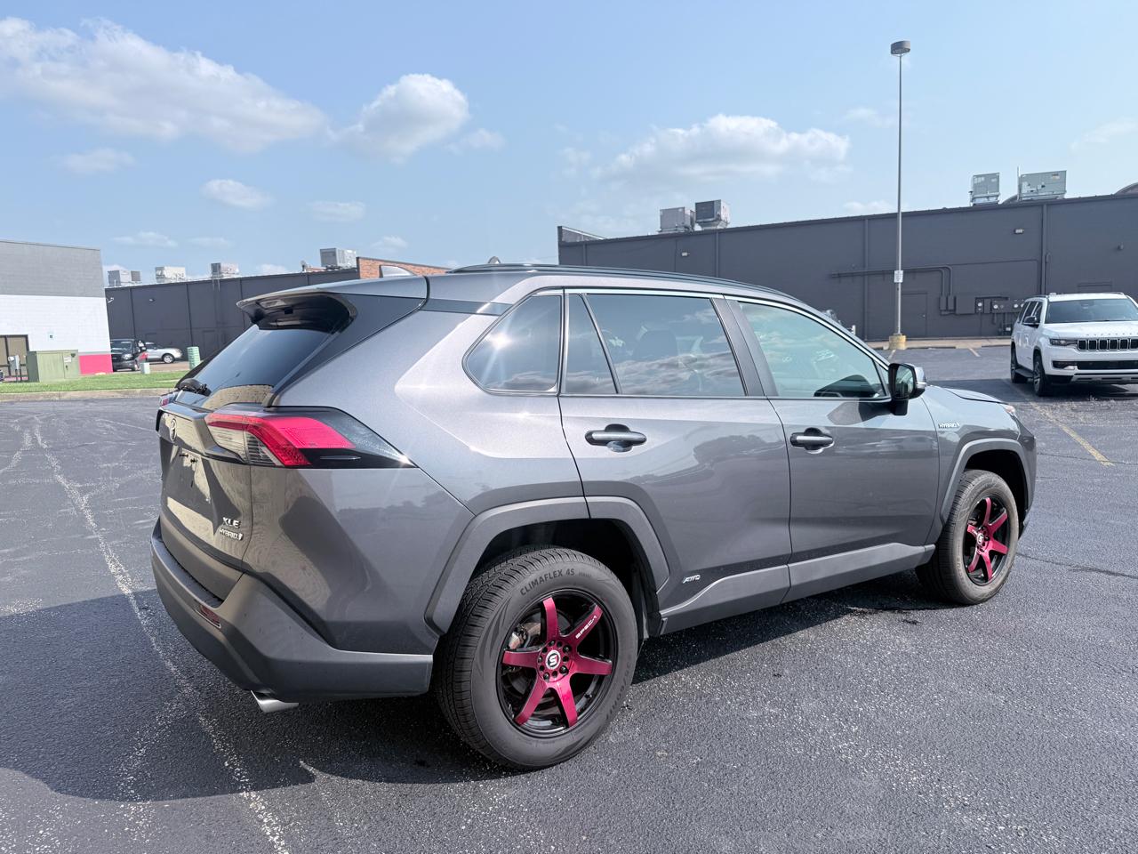 Toyota RAV4 Hybrid XLE 2020