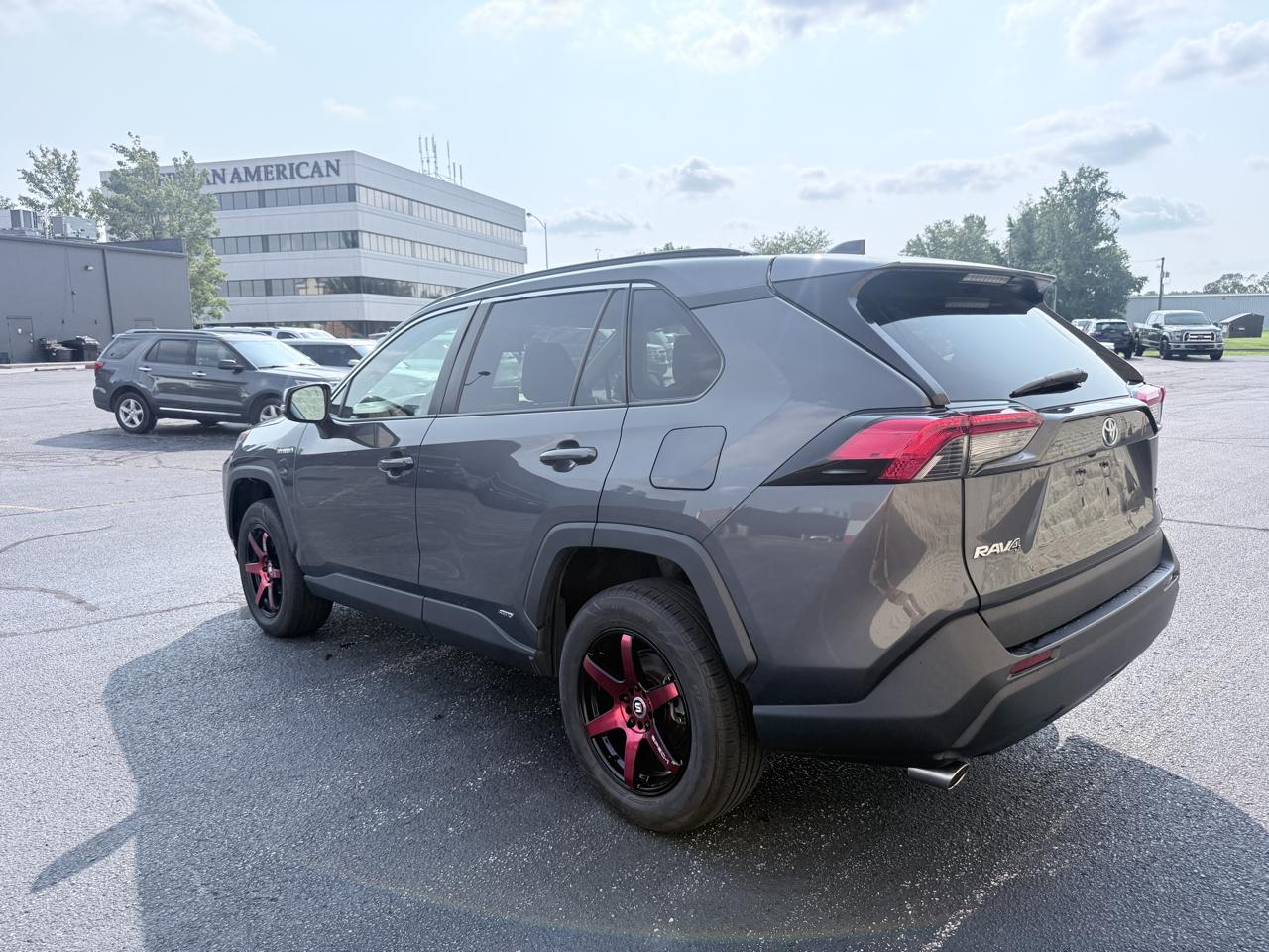 Toyota RAV4 Hybrid XLE 2020