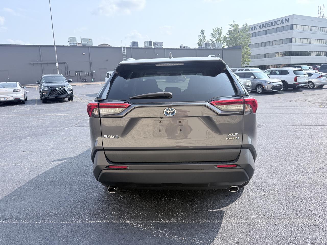 Toyota RAV4 Hybrid XLE 2020
