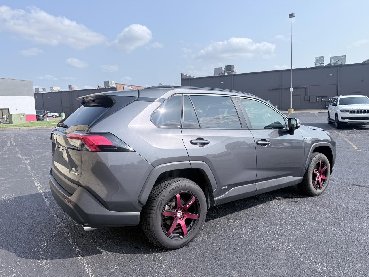 Toyota RAV4 Hybrid XLE 2020