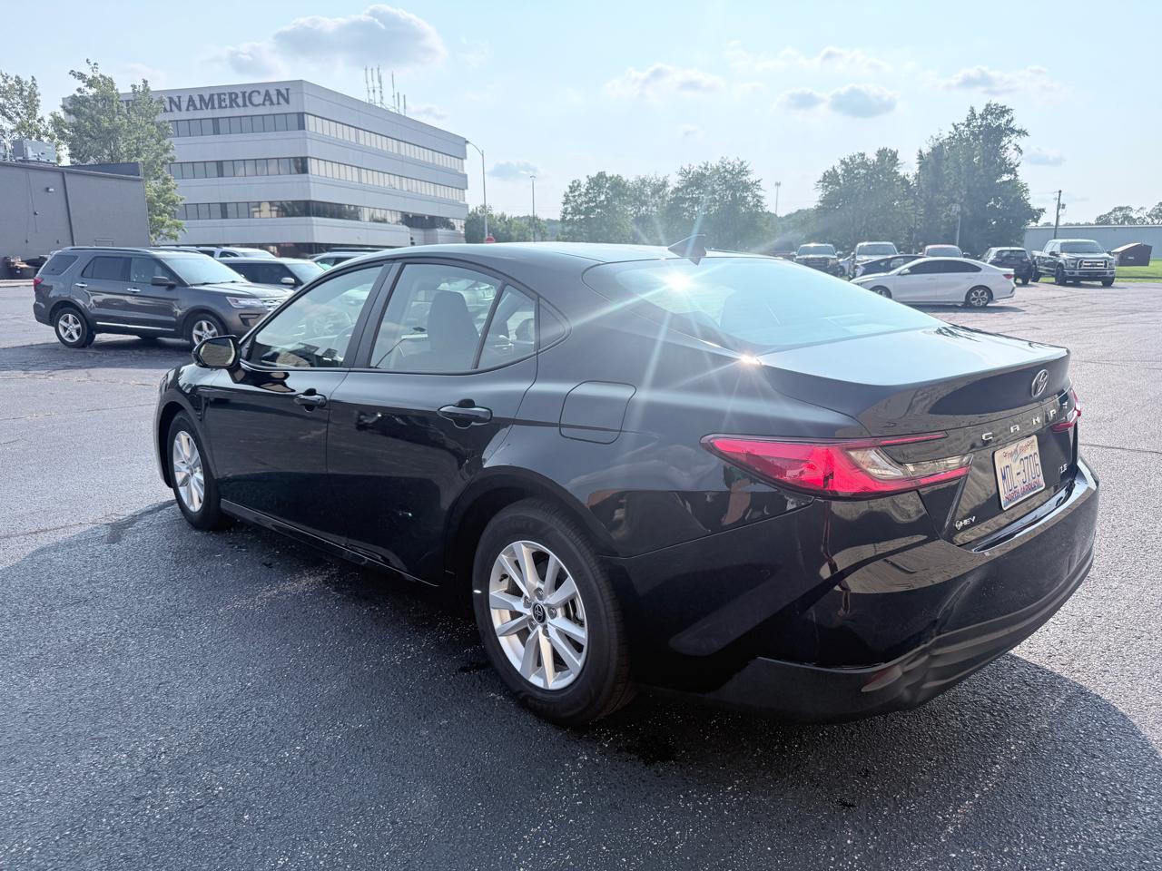 Toyota Camry Hybrid XLE 2026