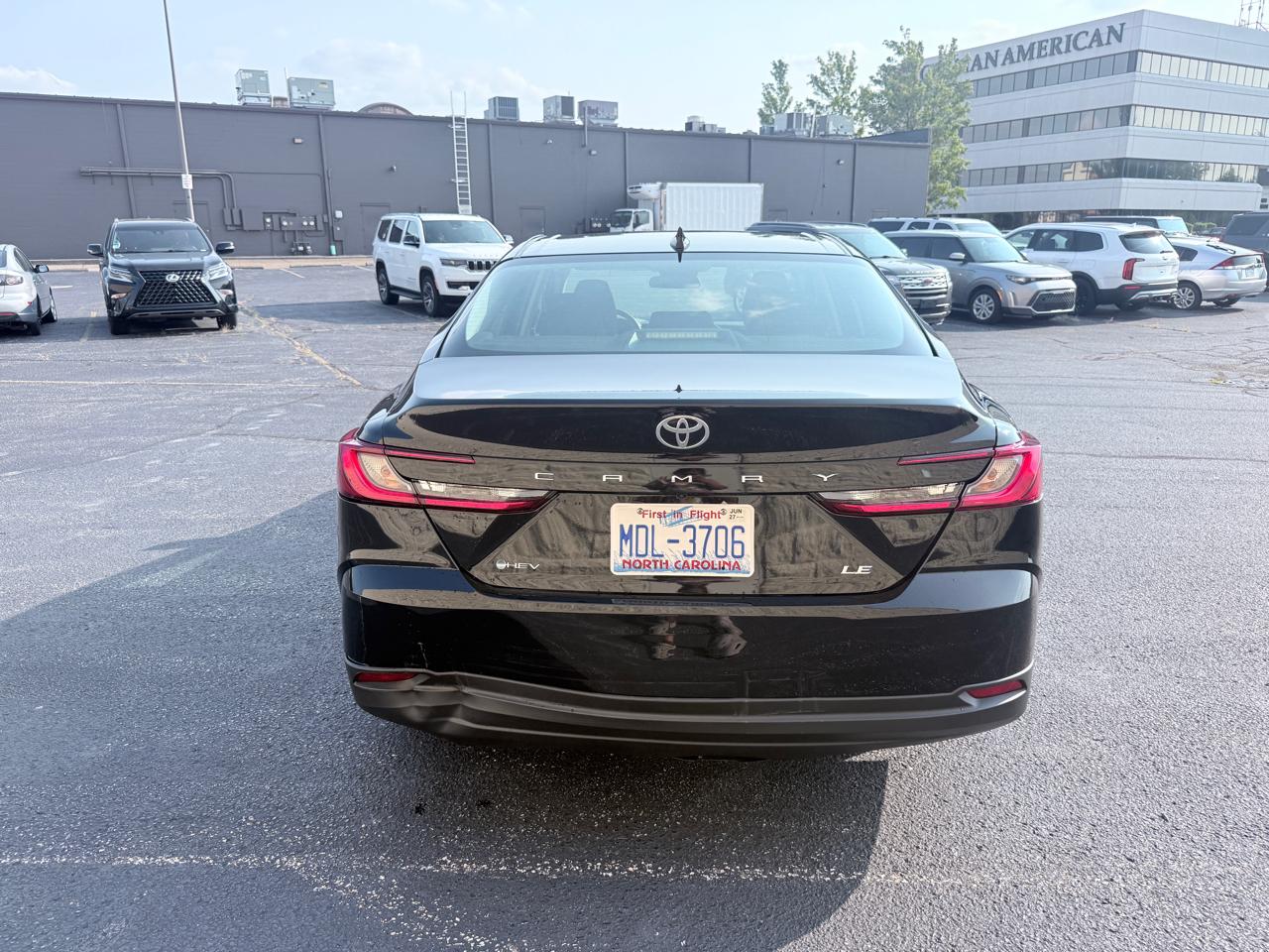 Toyota Camry Hybrid XLE 2026