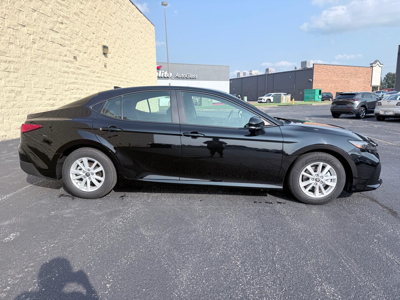 Toyota Camry Hybrid XLE 2026