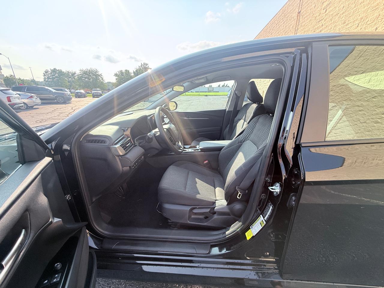 Toyota Camry Hybrid XLE 2026