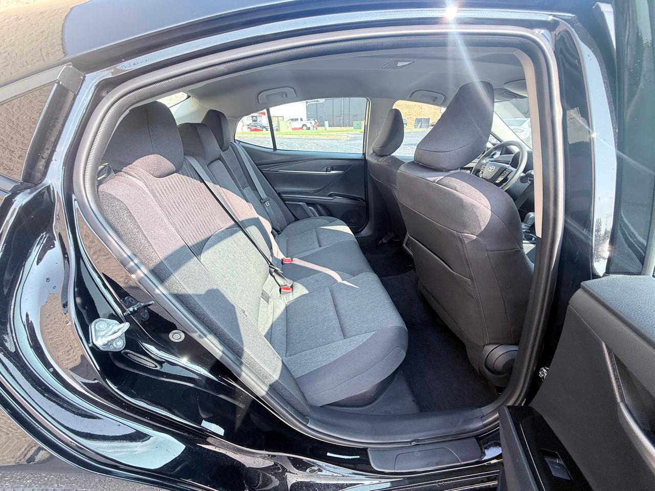 Toyota Camry Hybrid XLE 2026