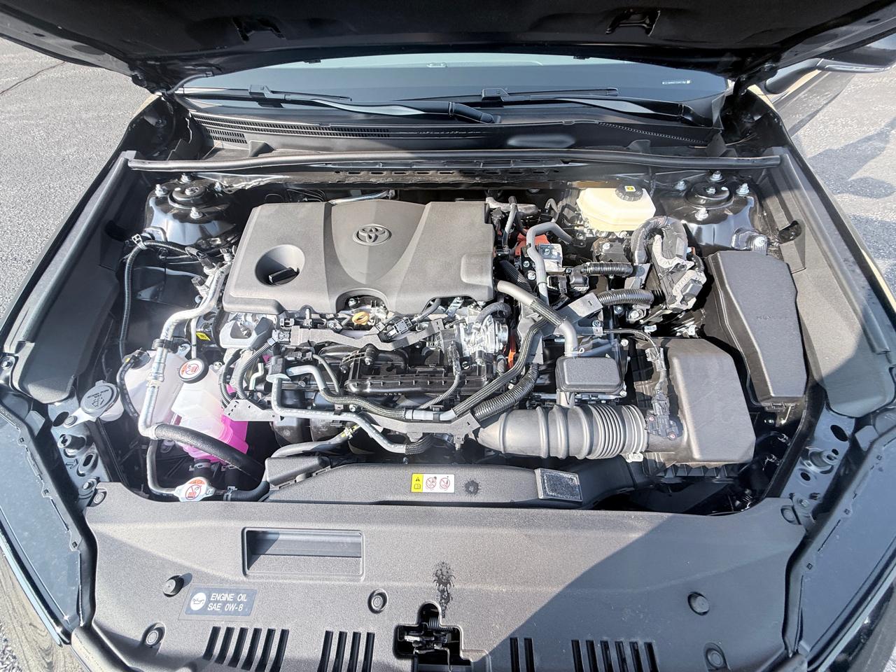 Toyota Camry Hybrid XLE 2026