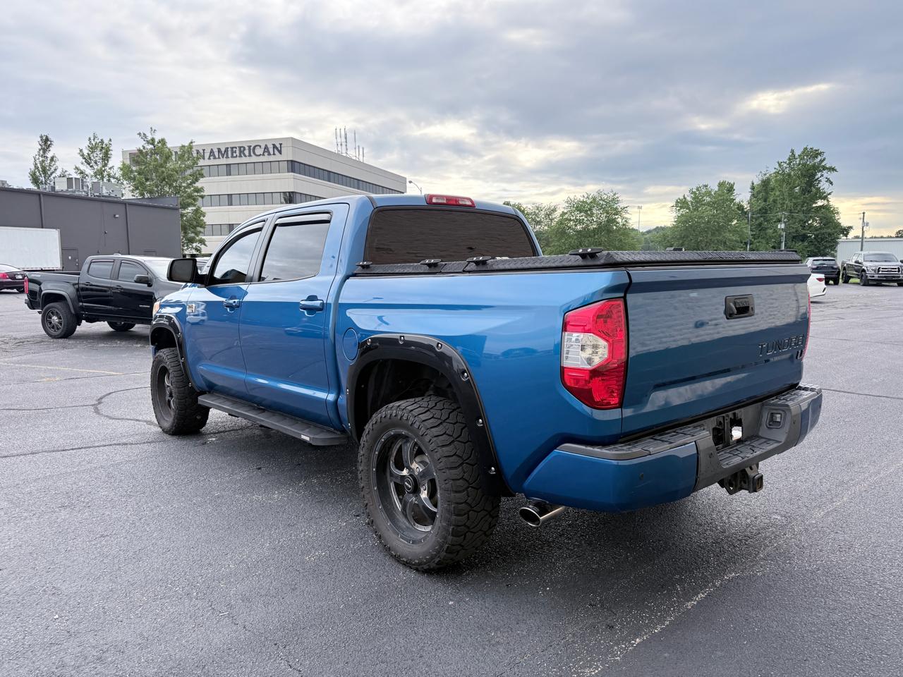 Toyota Tundra Platinum CrewMax 5.7L FFV 4WD 2016