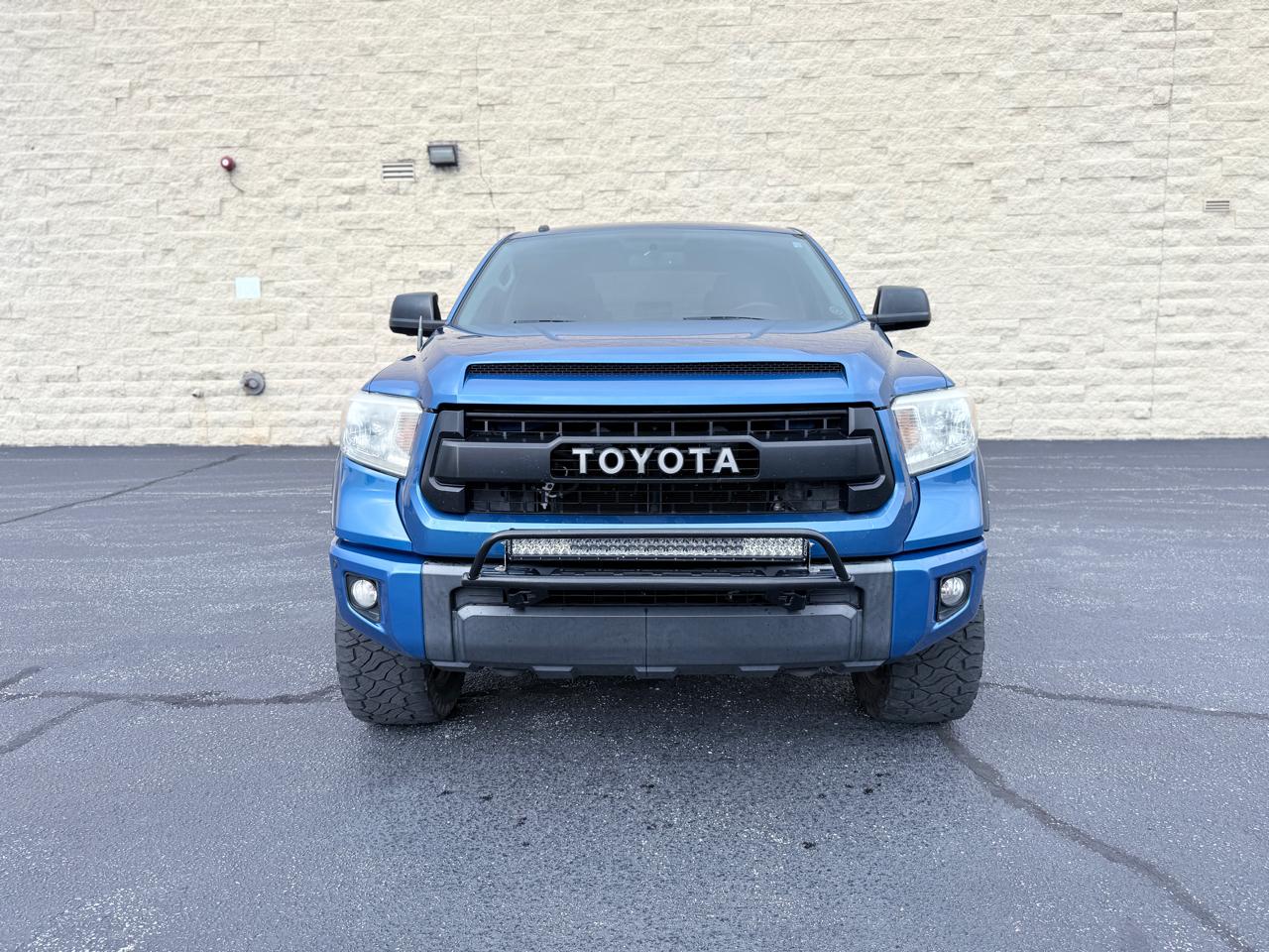 Toyota Tundra Platinum CrewMax 5.7L FFV 4WD 2016