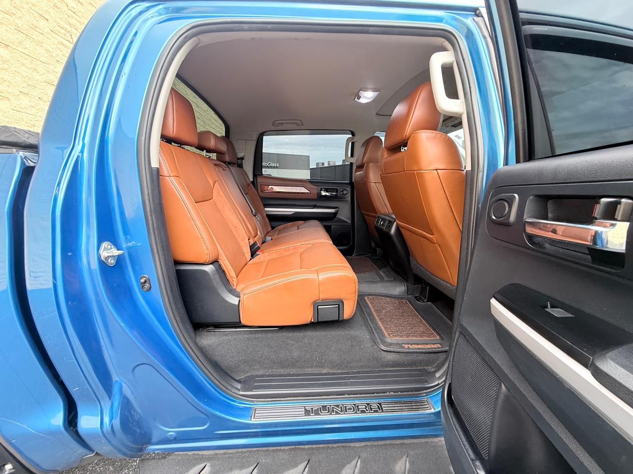 Toyota Tundra Platinum CrewMax 5.7L FFV 4WD 2016