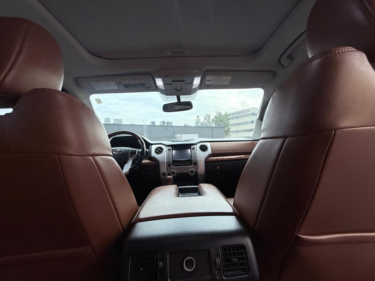 Toyota Tundra Platinum CrewMax 5.7L FFV 4WD 2016