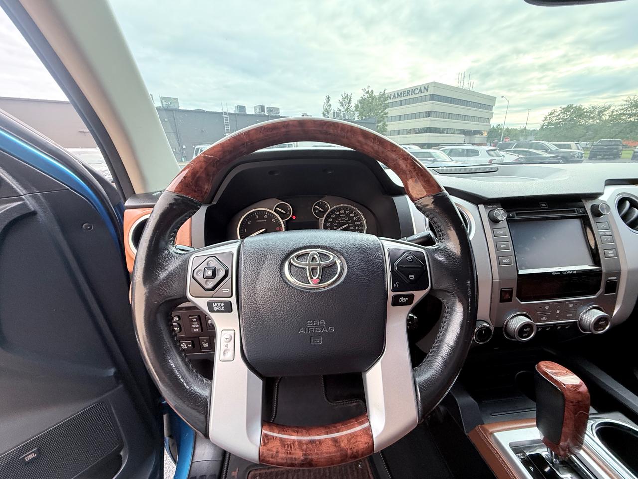 Toyota Tundra Platinum CrewMax 5.7L FFV 4WD 2016